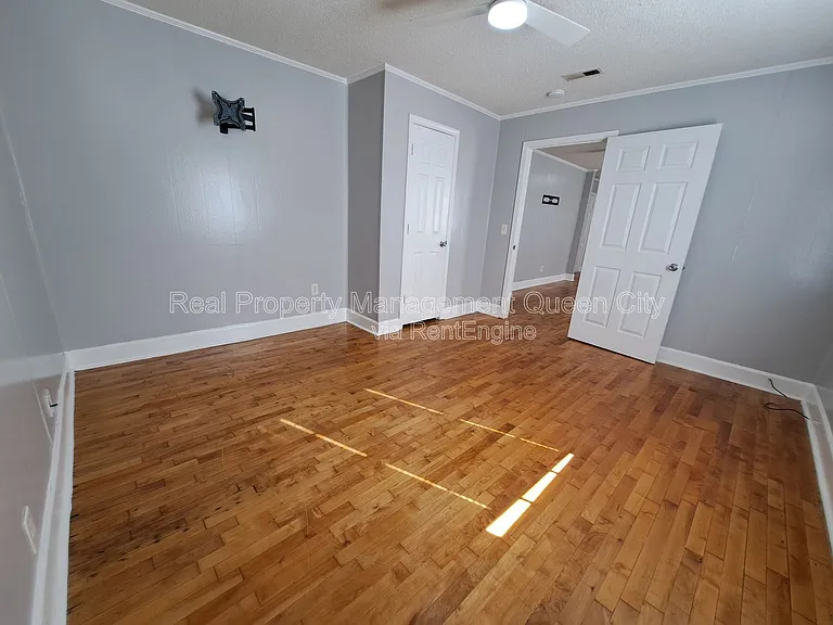 112 Miller St — Photo 6