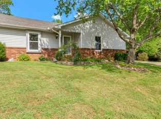 31 Ginger Lake Dr S, Glen Carbon, IL 62034