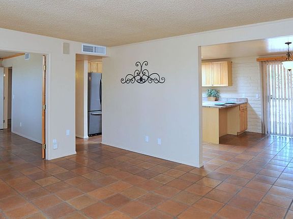 3rd image of 3213 W Las Palmas Dr