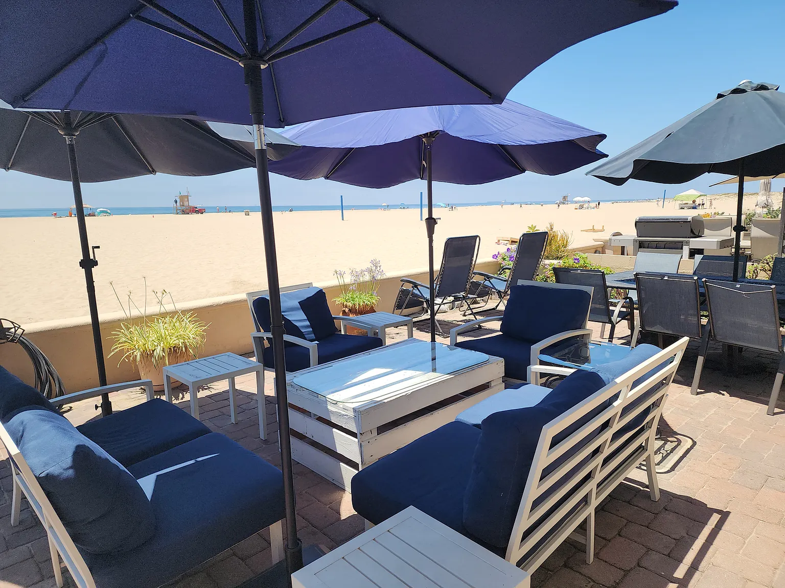 4 bed, $1,999 — Photo 1