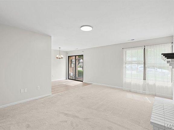 3rd image of 26 Rabbit Trail Dr