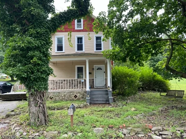 18 Henderson St, Oxford Twp., NJ 07863