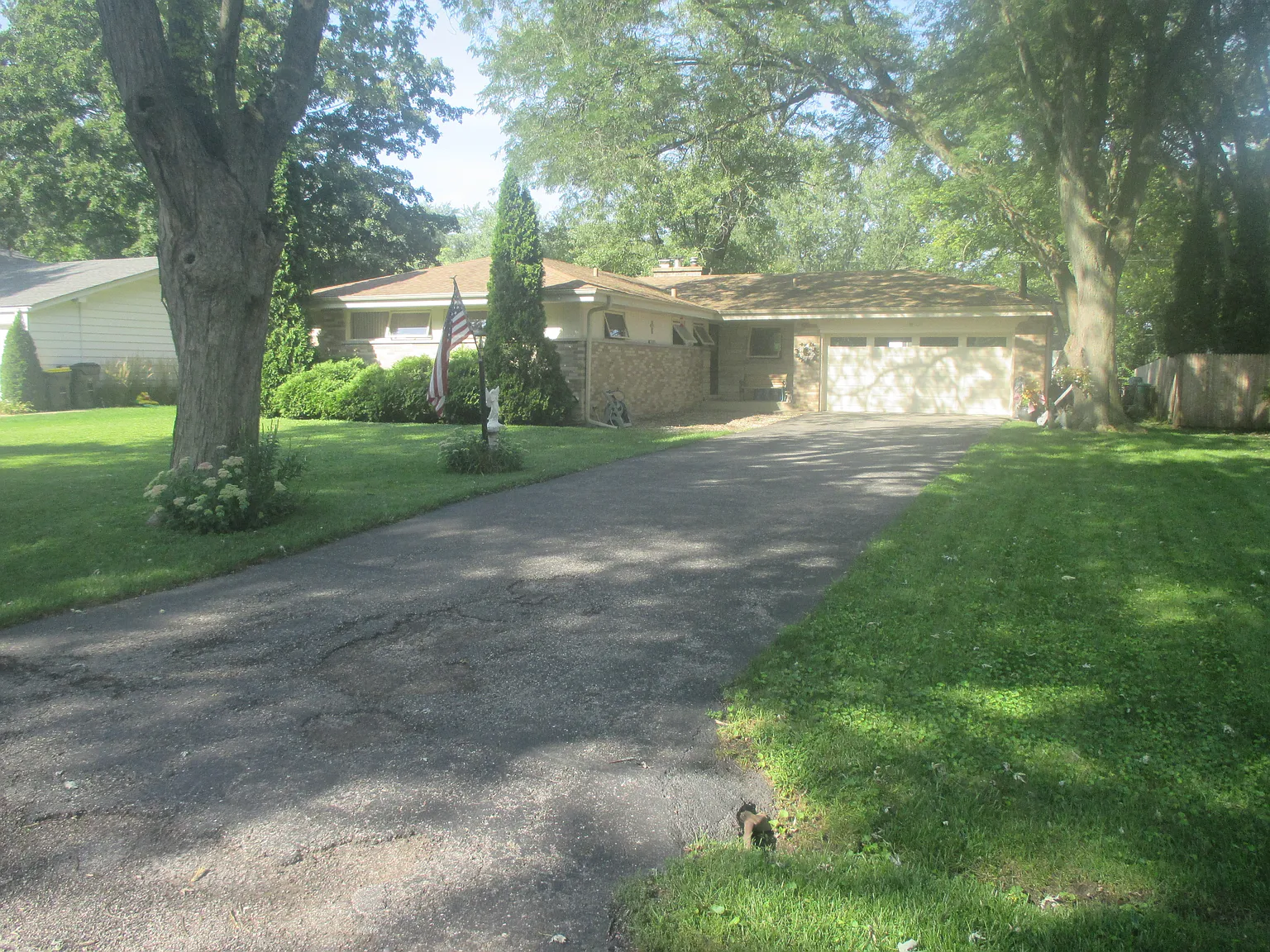 22W502 Balsam Dr photo 1