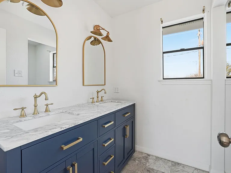 13004 Esplanade St — Photo 10