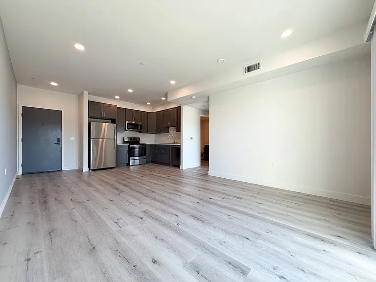 6904 Eton Ave — Photo 5