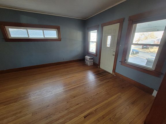 5th image of 4923 Erskine St