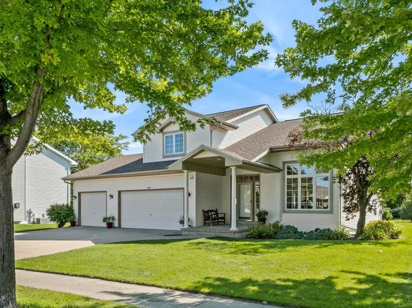 1670 Woodstock St, Oshkosh, WI 54904