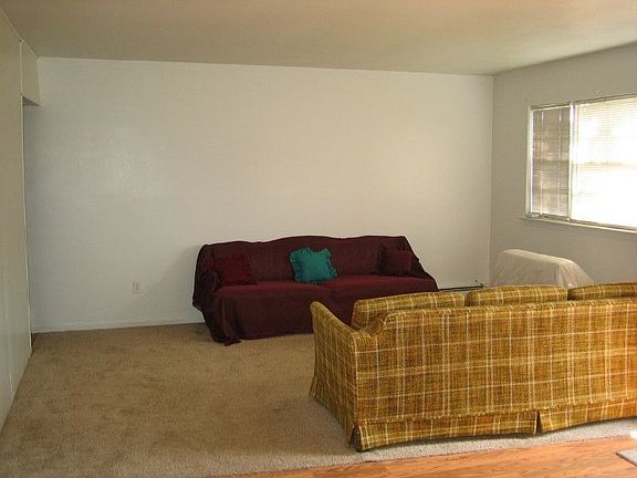 3rd image of 304 William Floyd Pkwy