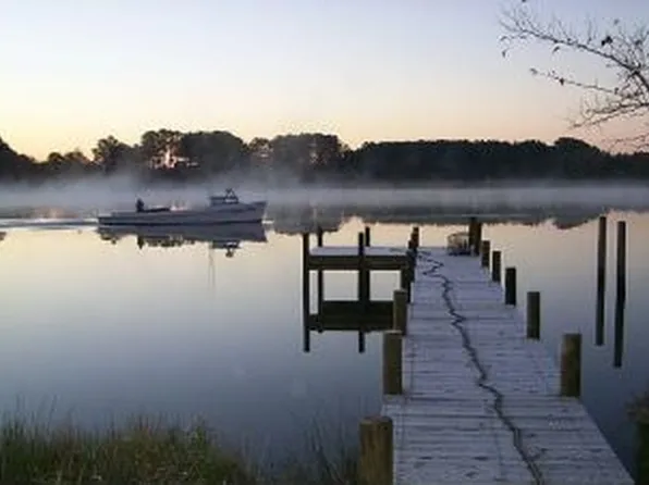 1167 Lanier Rd, Farnham, VA 22460