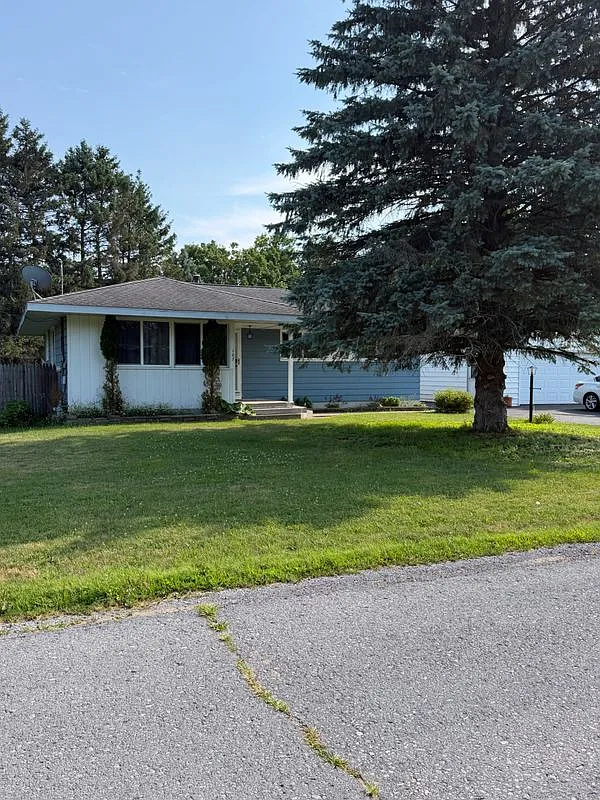 3 bed, 1.5 bath, 1152 sqft, $2,500 — Photo 2