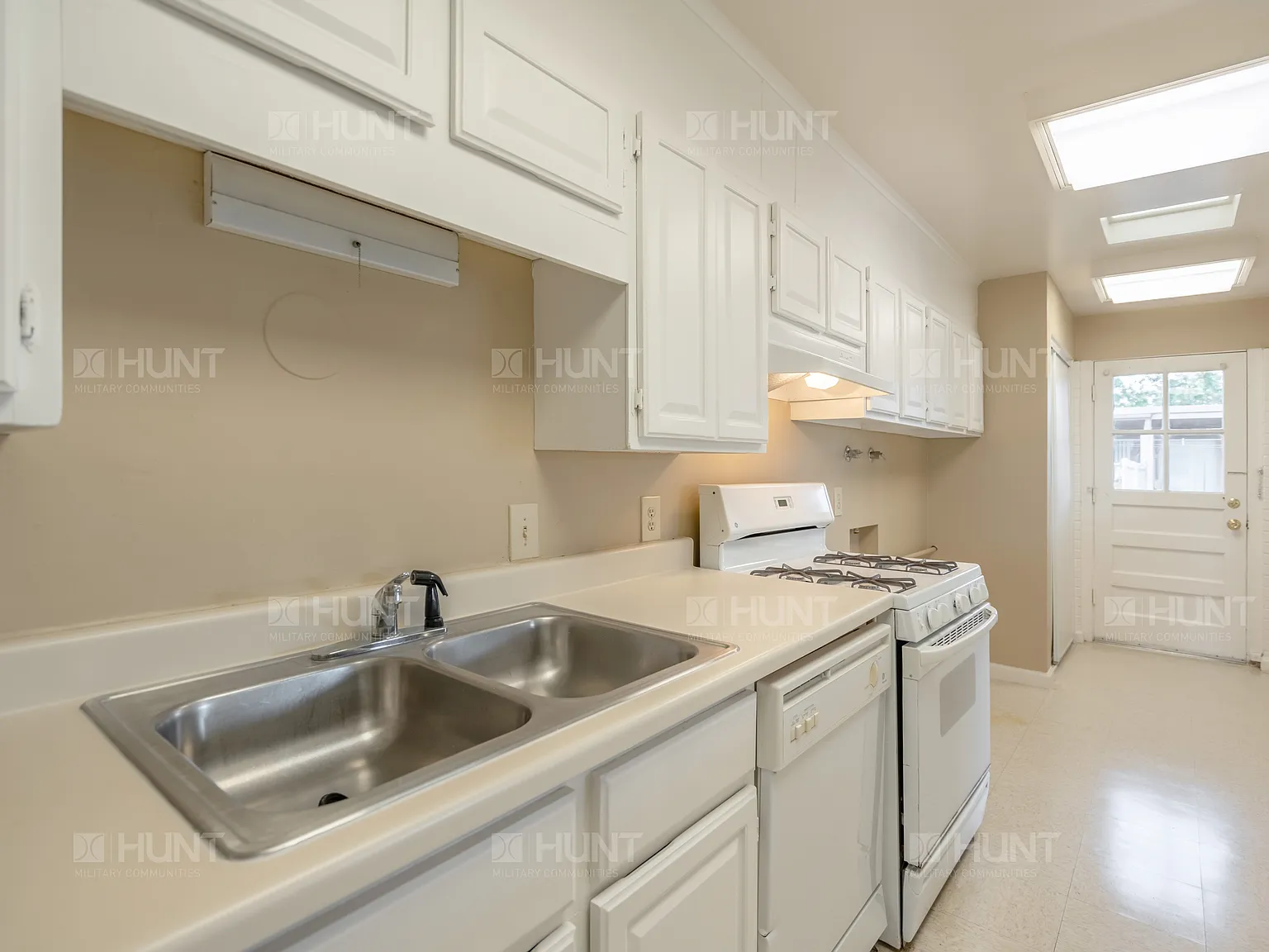 3 bed, 1250 sqft, $1,600 — Photo 4