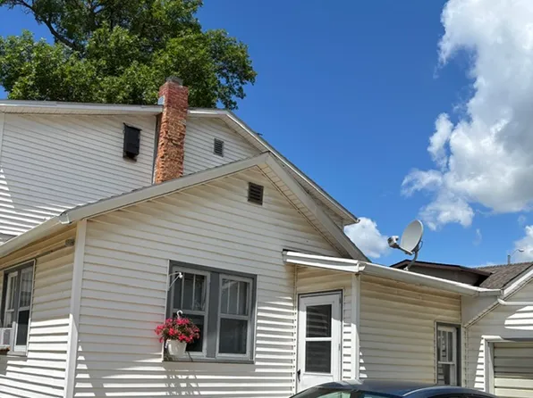 516 Medary Ave #B, Brookings, SD 57006