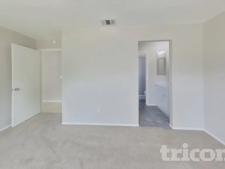 8008 Windy Hill Way — Photo 8