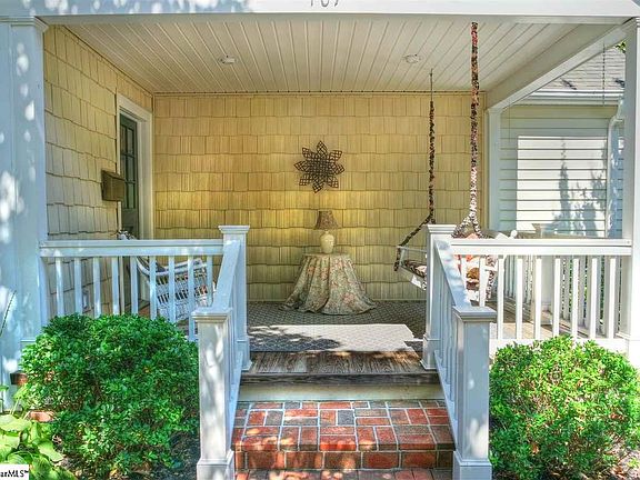 2nd image of 107 E Tallulah Dr