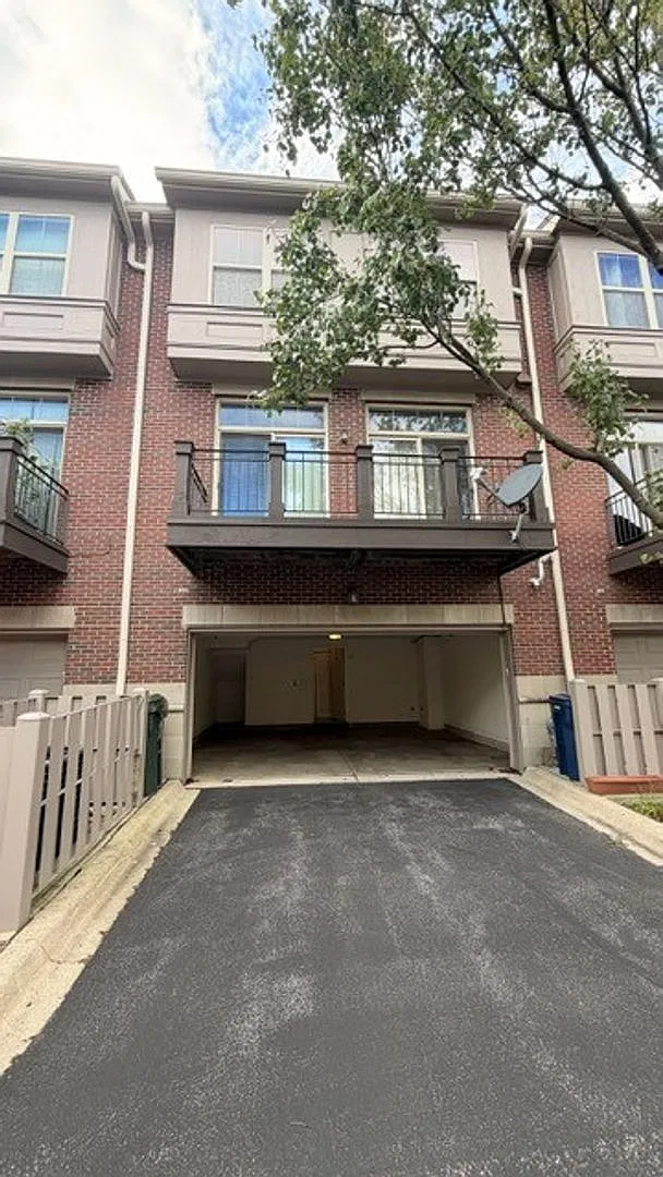 Beutiful 3 bed 2.1 bath Townhome — Photo 2