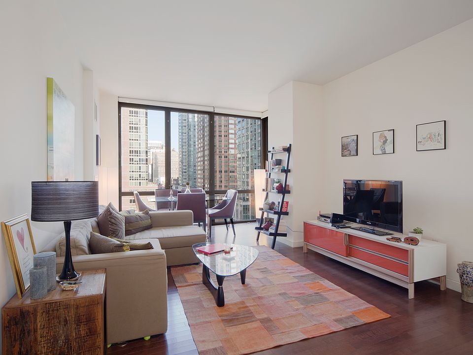 1st image of 101 W 24th St APT 10E