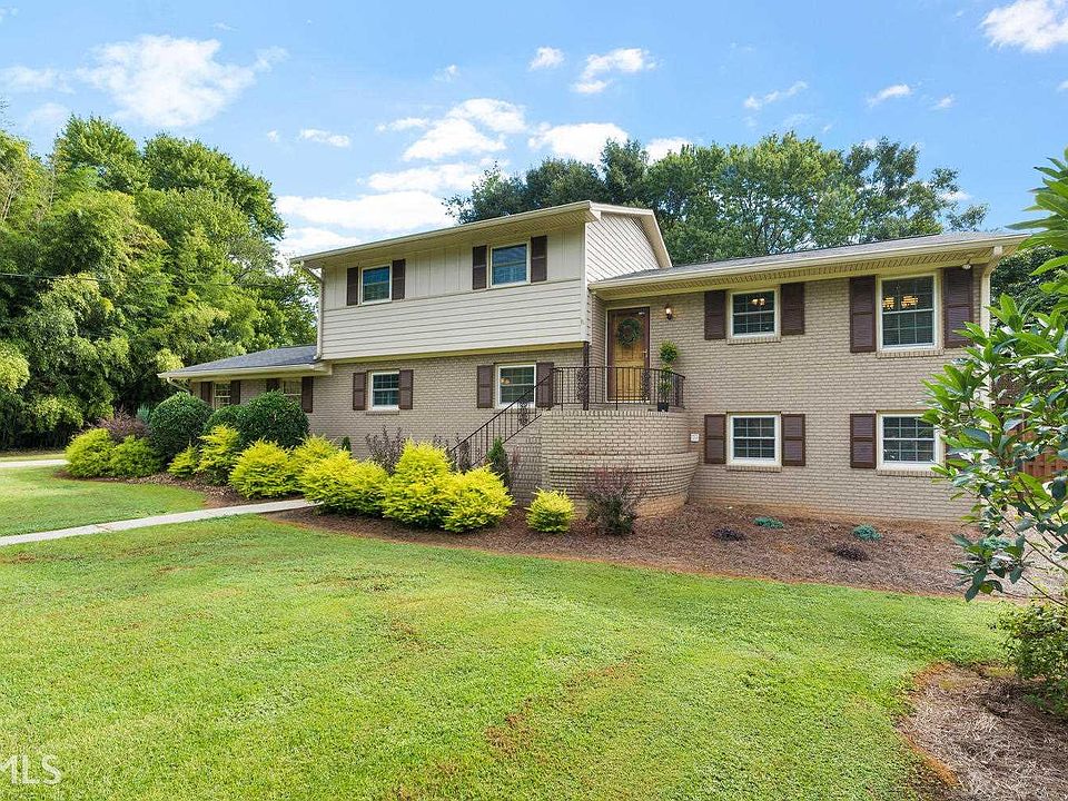 1st image of 2300 Tuxedo Dr SE
