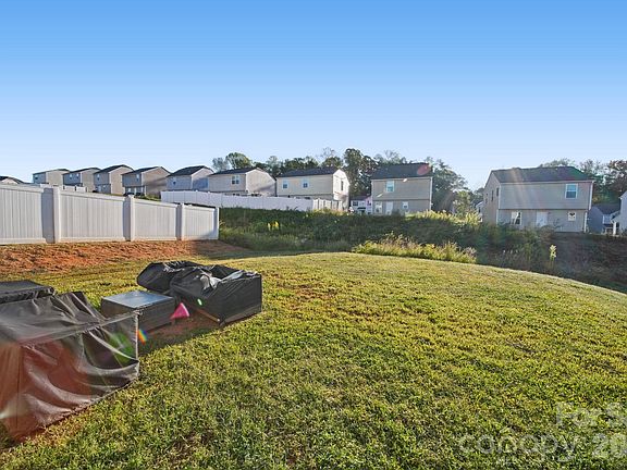 4th image of 723 Quail Ln