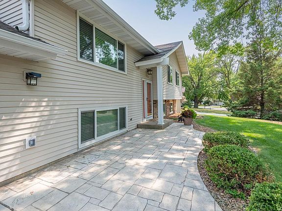 4th image of 7926 Chesshire Ln N