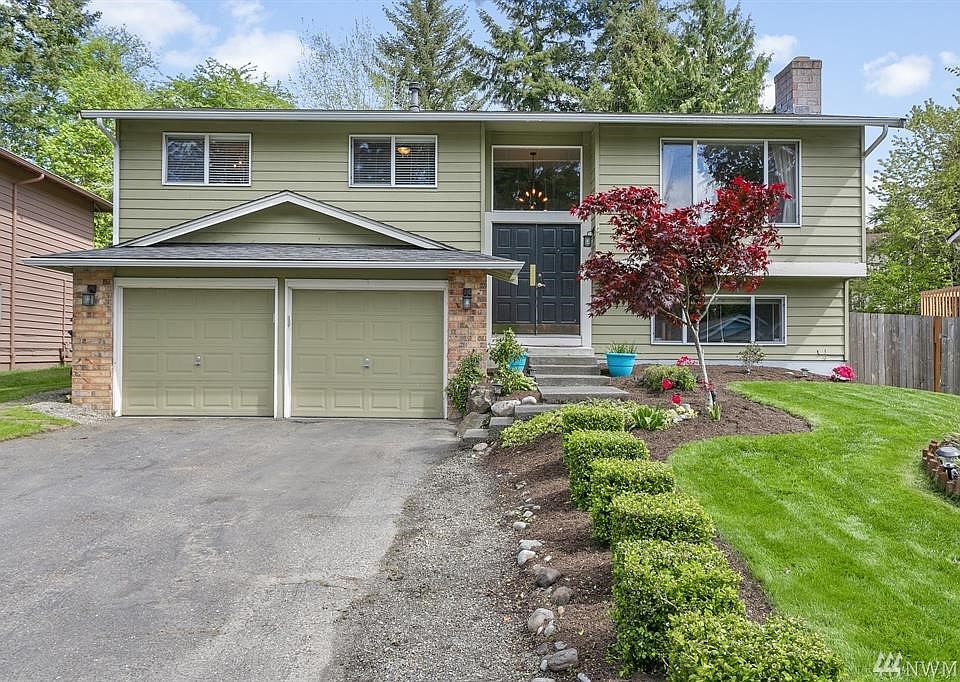 Welcome to the Mays Pond neighborhood with parks, miles of sidewalks, and a swimming pool!  