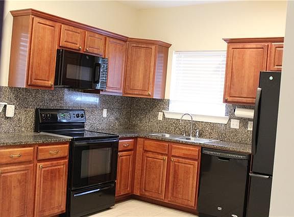 4th image of 502 Deckbar Ave