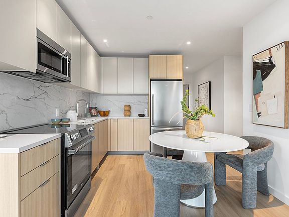 5th image of 5055 Broadway #213