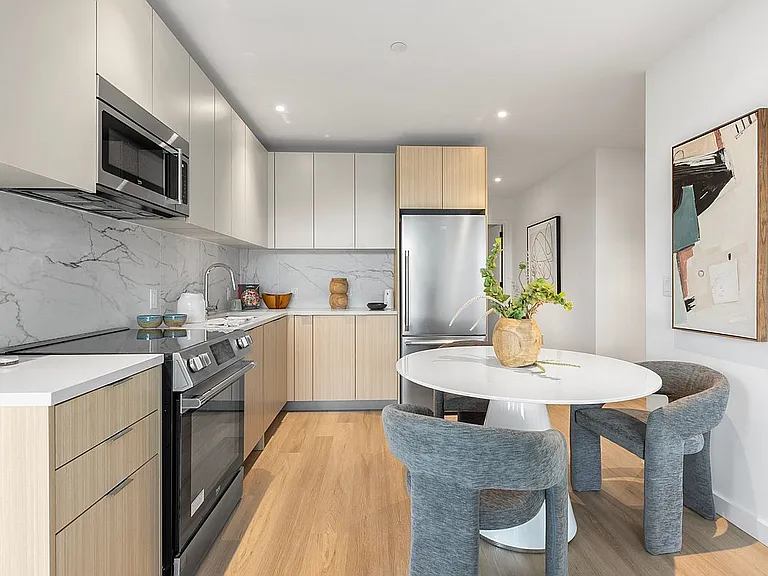 5055 Broadway #Penthouse 2 — Photo 4