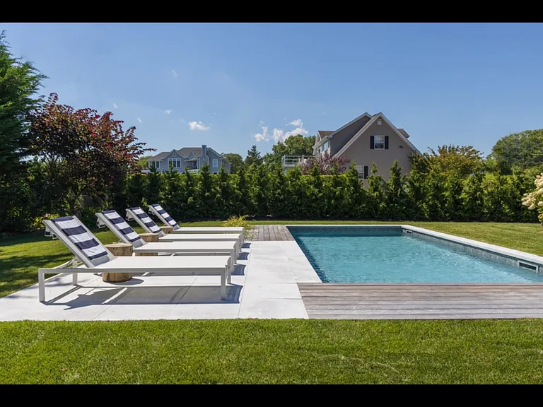48 Middle Pond Rd — Photo 1