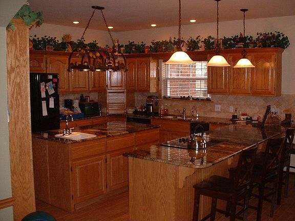Newly update Kitchen w/Granite