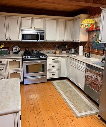 4th image of 37 Sweet Clover Ln