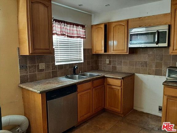 5th image of 719 N Eucalyptus Ave APT 6C