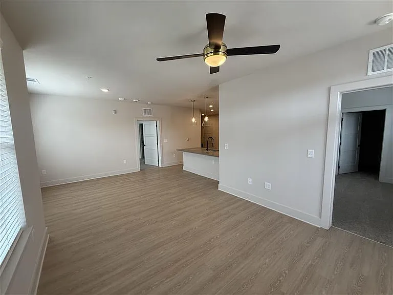 District on the Etowah Apartments — Photo 1512
