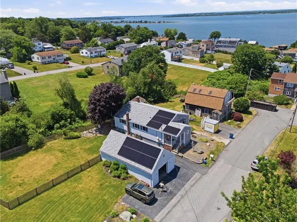 201 Randolph Ave, Tiverton, RI 02878
