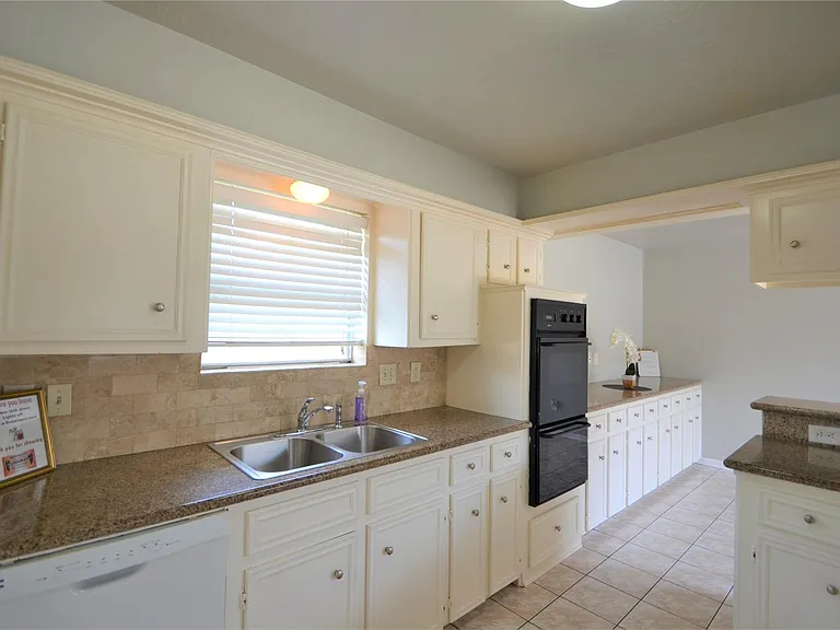 15927 Tumbling Rapids Dr — Photo 16