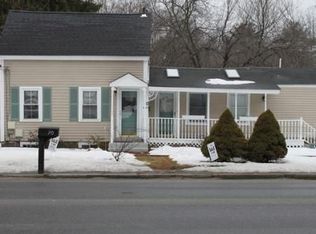20 W Main St, Hopkinton, MA 01748