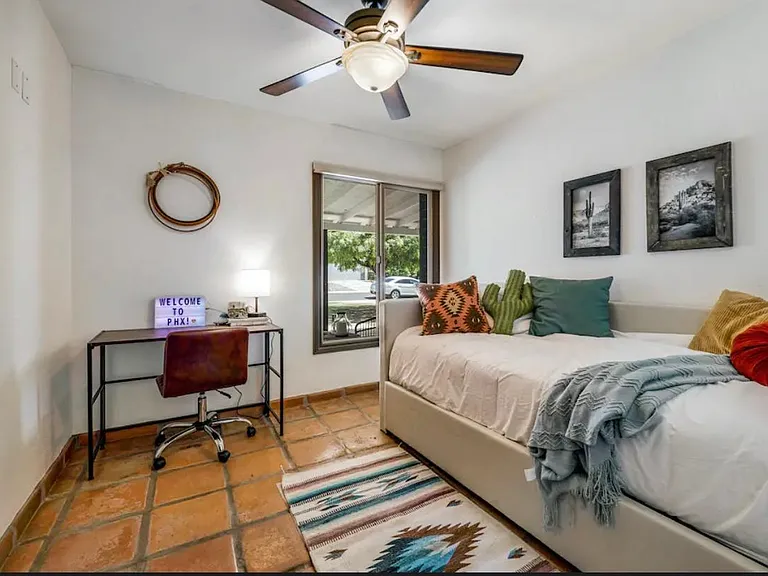 twin bed with pull out bed