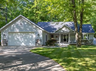 6831 White Pine Dr, Stanwood, MI