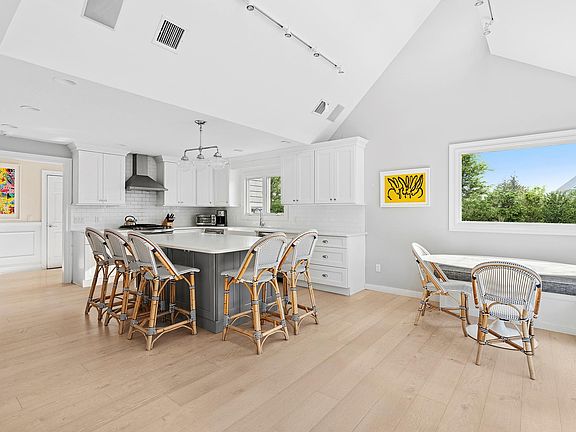 4th image of 44 Bayfield Ln
