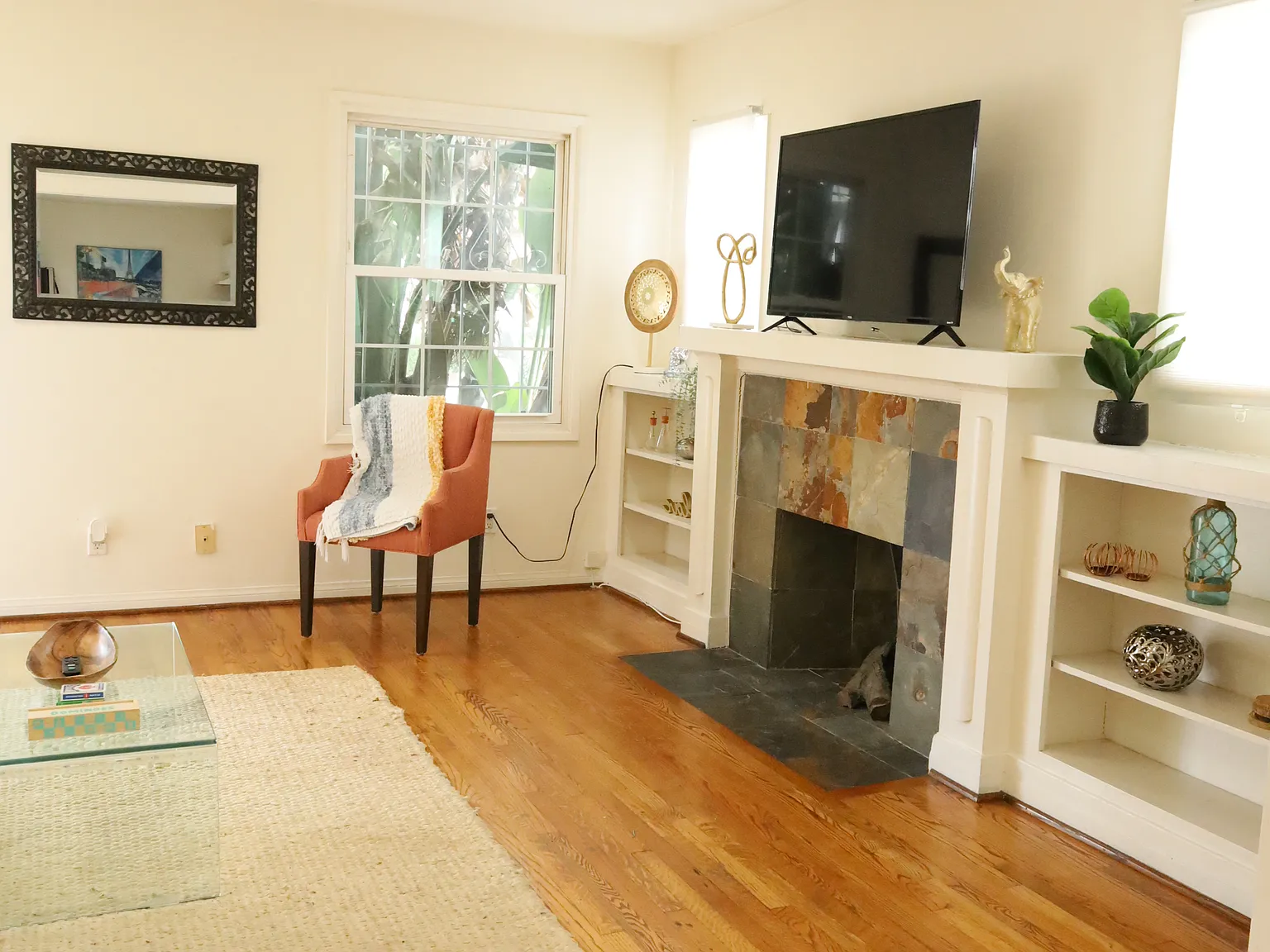 2 bed, 1400 sqft, $5,500 — Photo 4