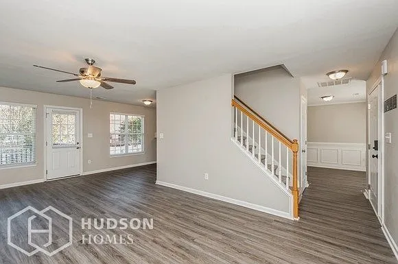 3 bed, 2.5 bath, 1491 sqft, $2,180 — Photo 3