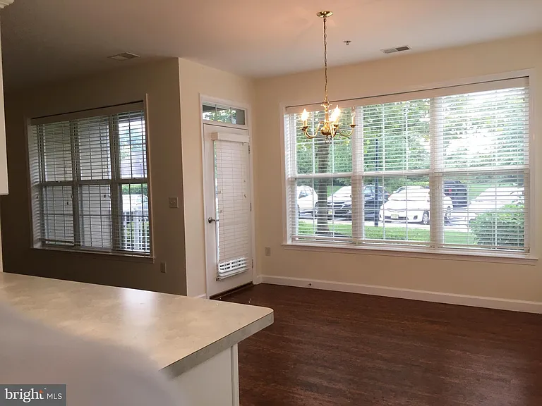 52 Kyle Way — Photo 11