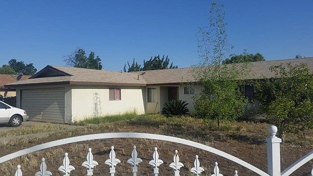 2nd image of 1700 W Henderson Ave