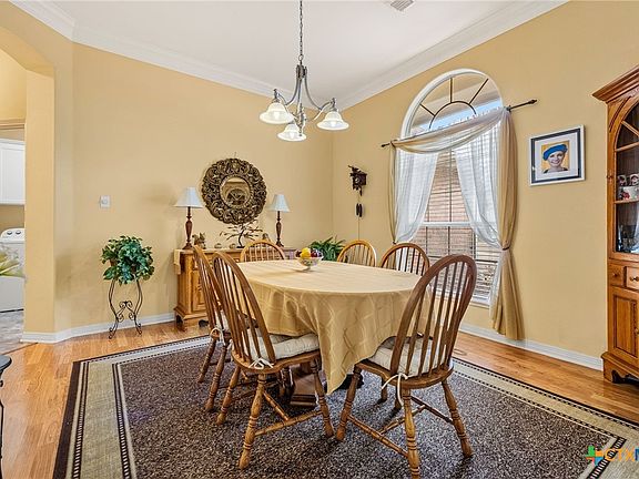 4th image of 2209 Windsong Ln