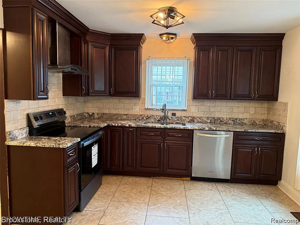 2 bed, 1350 sqft, $1,800 — Photo 3