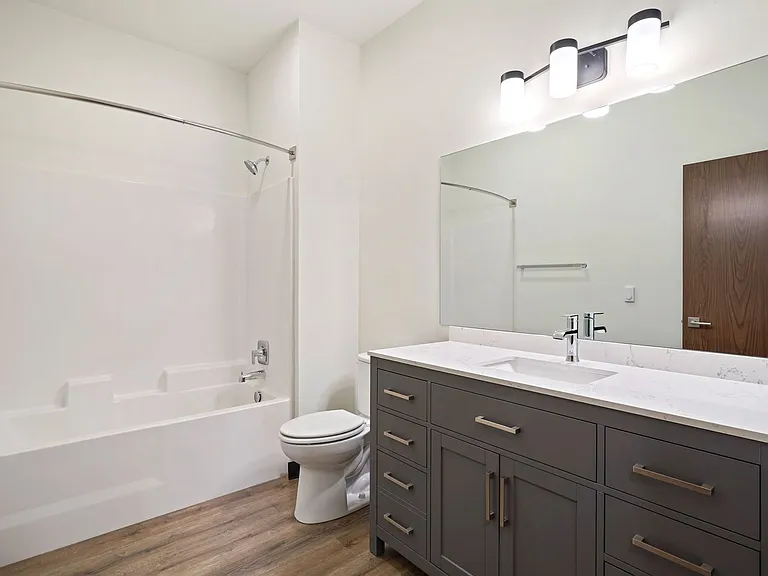 Bradbury Pointe Apartments — Photo 35