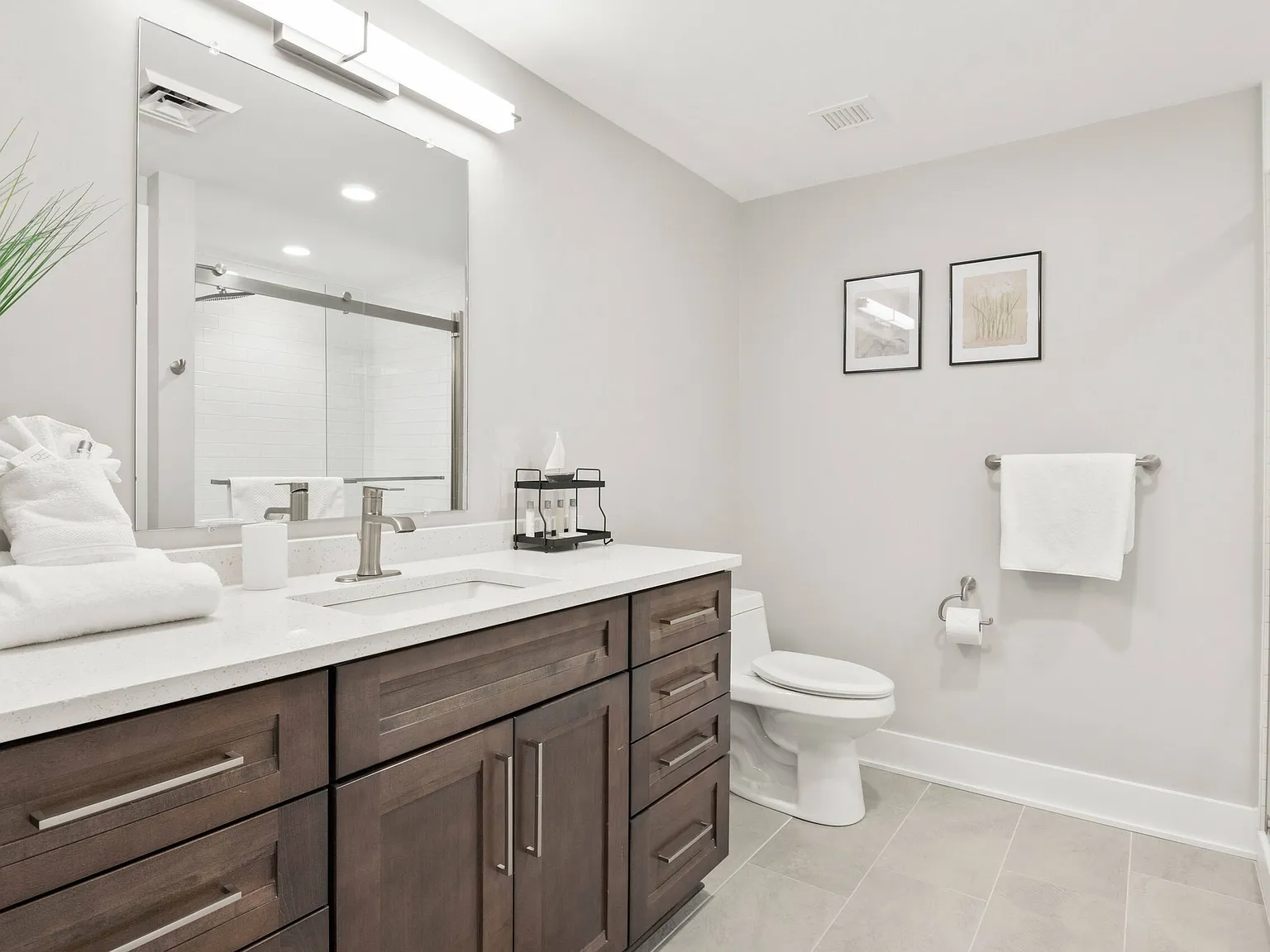 205 Lakeshore Drive #402 - 1 — Photo 2