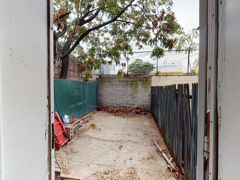 792 Metropolitan Ave #1L — Photo 7