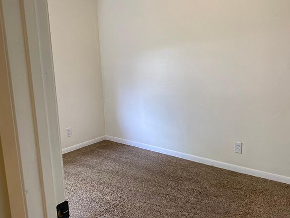 4th image of 20 Brazos Cir