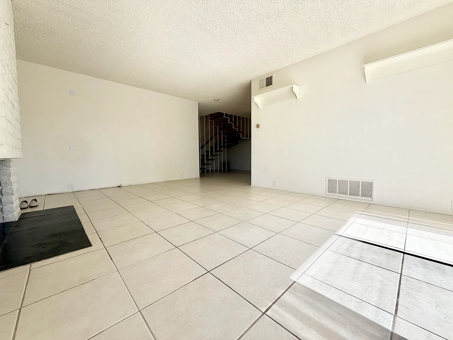 4 bed, 1450 sqft, $4,650 — Photo 4