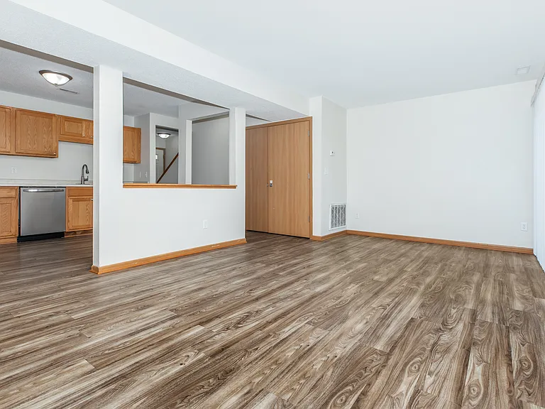 Dakota Townhomes — Photo 22